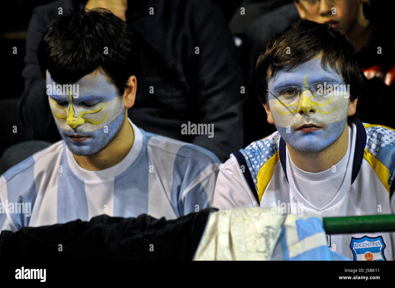Argentino appassionati di sport con la faccia dipinta Foto Stock