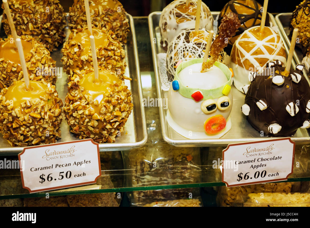 Georgia Savannah, Savannah Historic District, City Market, Savannah's Candy Kitchen, fatto a mano, mela caramello, dolci, visitatori viaggio turistico tour Foto Stock