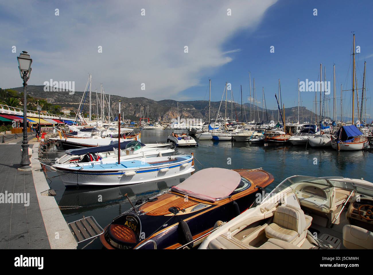 Casa vacanze vacanze vacanze turismo Francia porto barche barca a vela Foto Stock