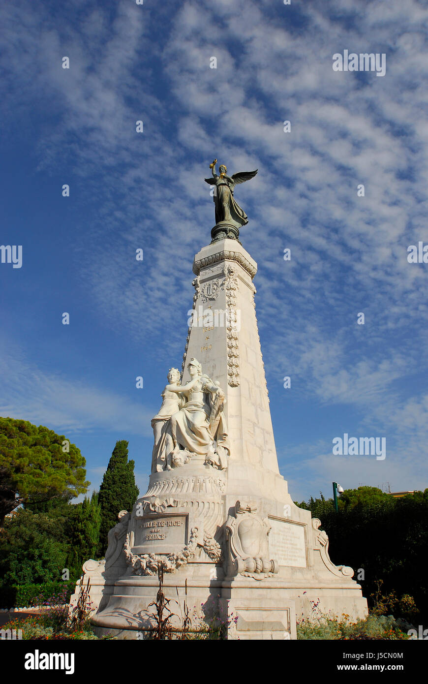 Monumento statua turismo francia parkway nice promenade Provence blu cielo nice Foto Stock