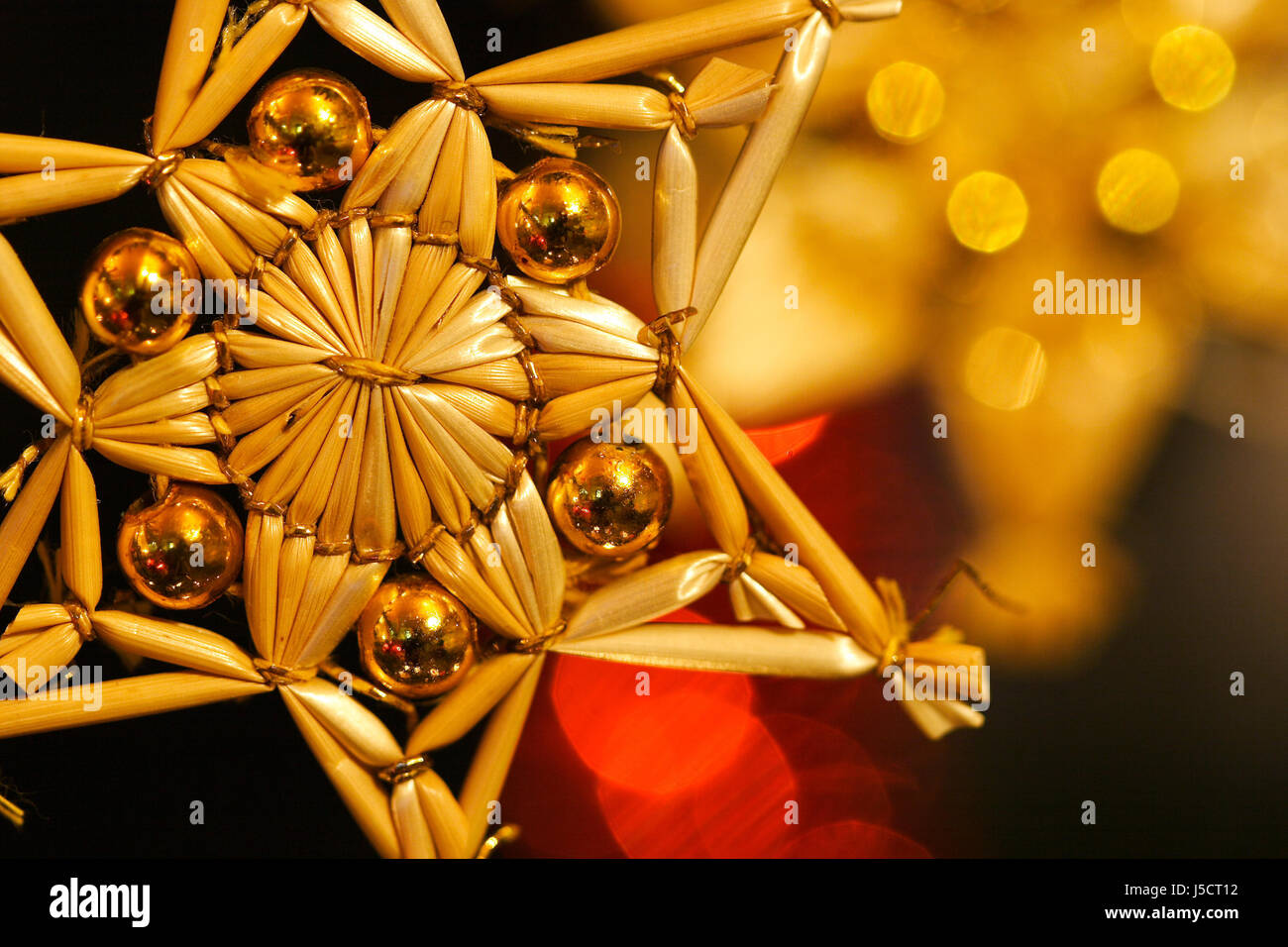 Luci abete brillantezza ornamento fare artigianato decorazioni natalizie Foto Stock