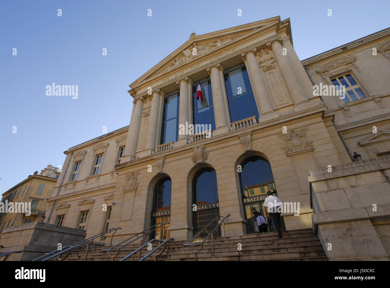 Nizza Francia Provenza blu cielo tribunali commutare il bel palazzo di giustizia Foto Stock