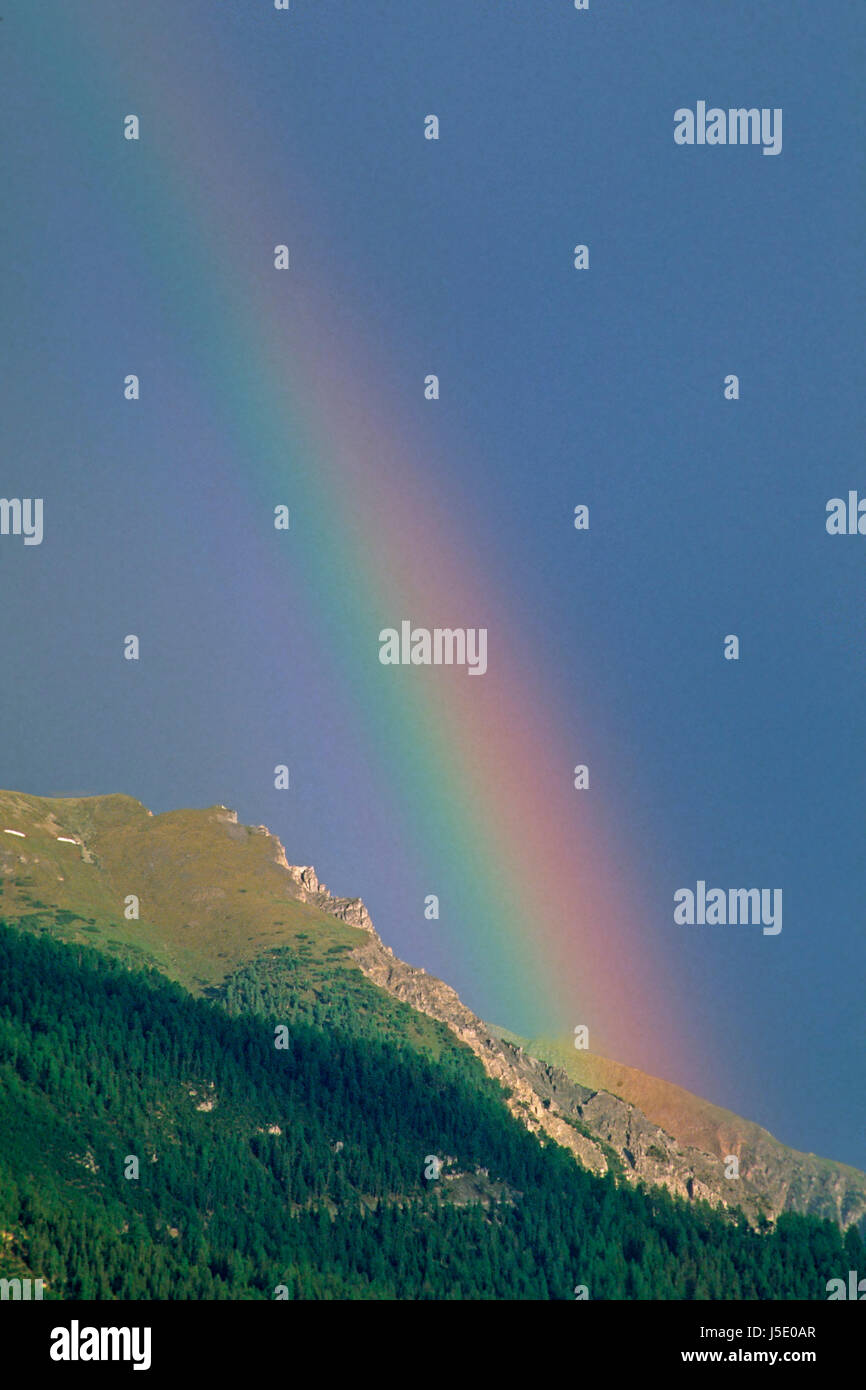 Albero alberi alpi alto adige rainbow morales scenario alpino del paesaggio di montagna Foto Stock