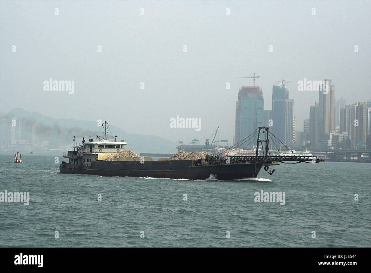 Le navi al largo di hong kong Foto Stock