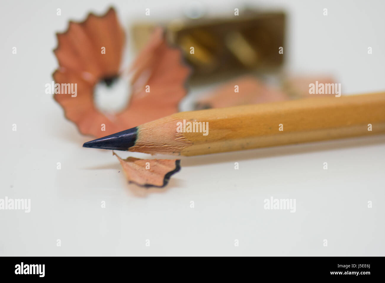 Un brusco e appuntiti matita blu pronti per un po' di creatività. Foto Stock