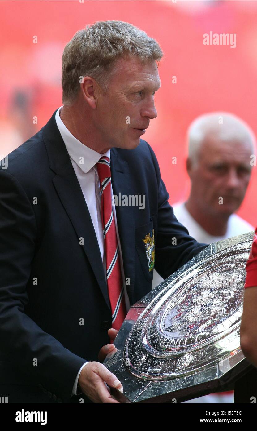 DAVID MOYES CON COMUNITÀ SHI MANCHESTER UNITED V WIGAN ATHL WEMBLEY STADIUM LONDON REGNO UNITO 11 Agosto 2013 Foto Stock