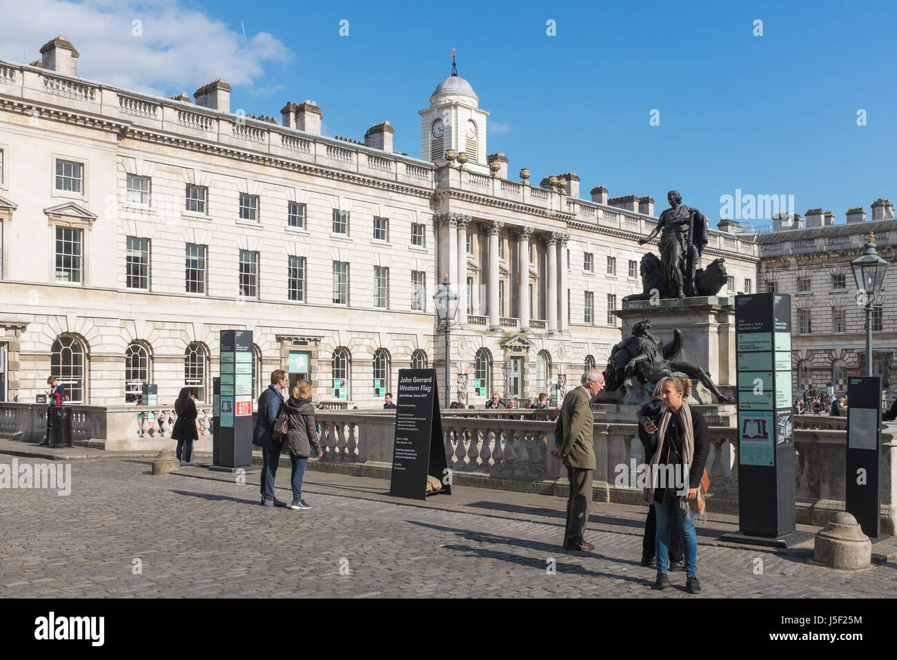 Il cortile al Somerset House in The Strand, Londra Foto Stock