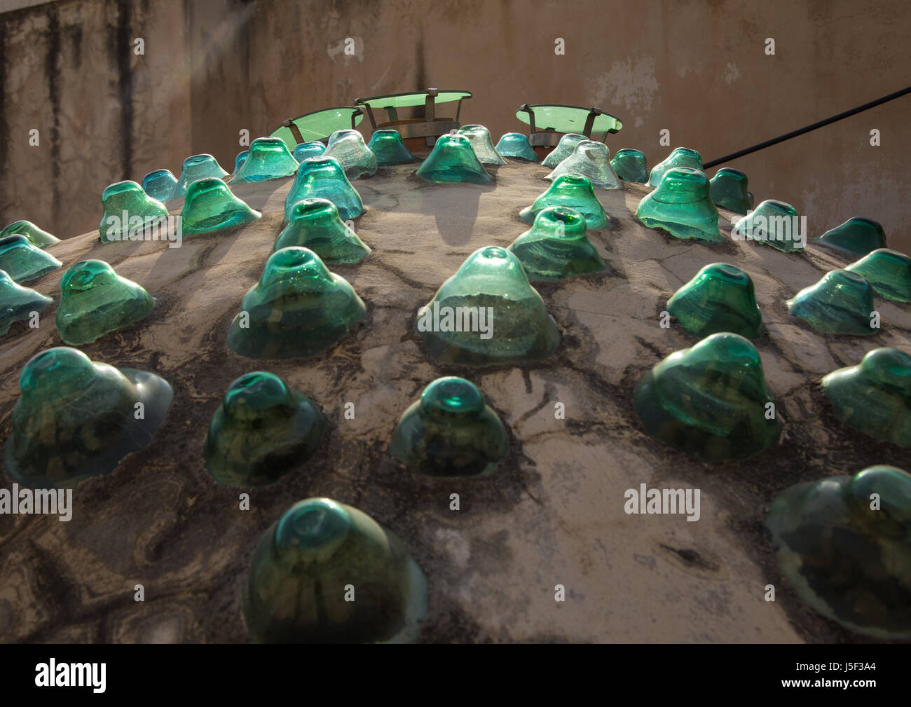 Ezzeddine hamam tetto a cupola con gli occhiali per permettere alla luce di entrare in bagno, governatorato del Nord, Tripoli, Libano Foto Stock