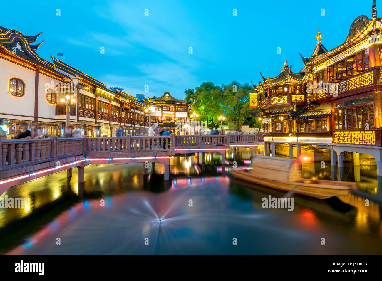 Il Giardino Yu Yuan a Shanghai in Cina al tramonto Foto Stock