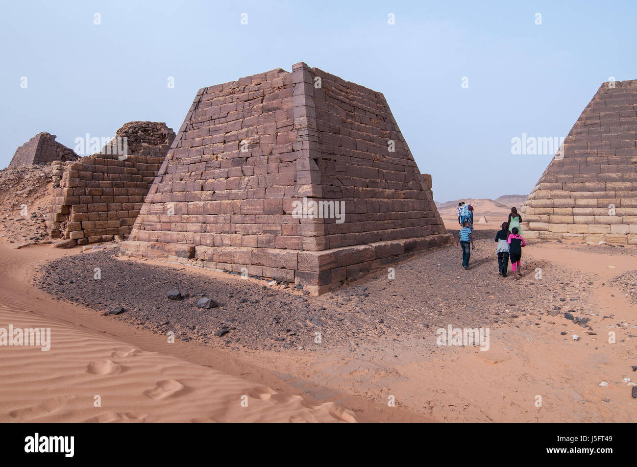 SUDAN, MEROE: Meroë (Meroitic: Medewi o Bedewi) è un antica città sulla riva orientale del Nilo a circa 6 km a nord-est della stazione di Kabushiya vicino a S Foto Stock