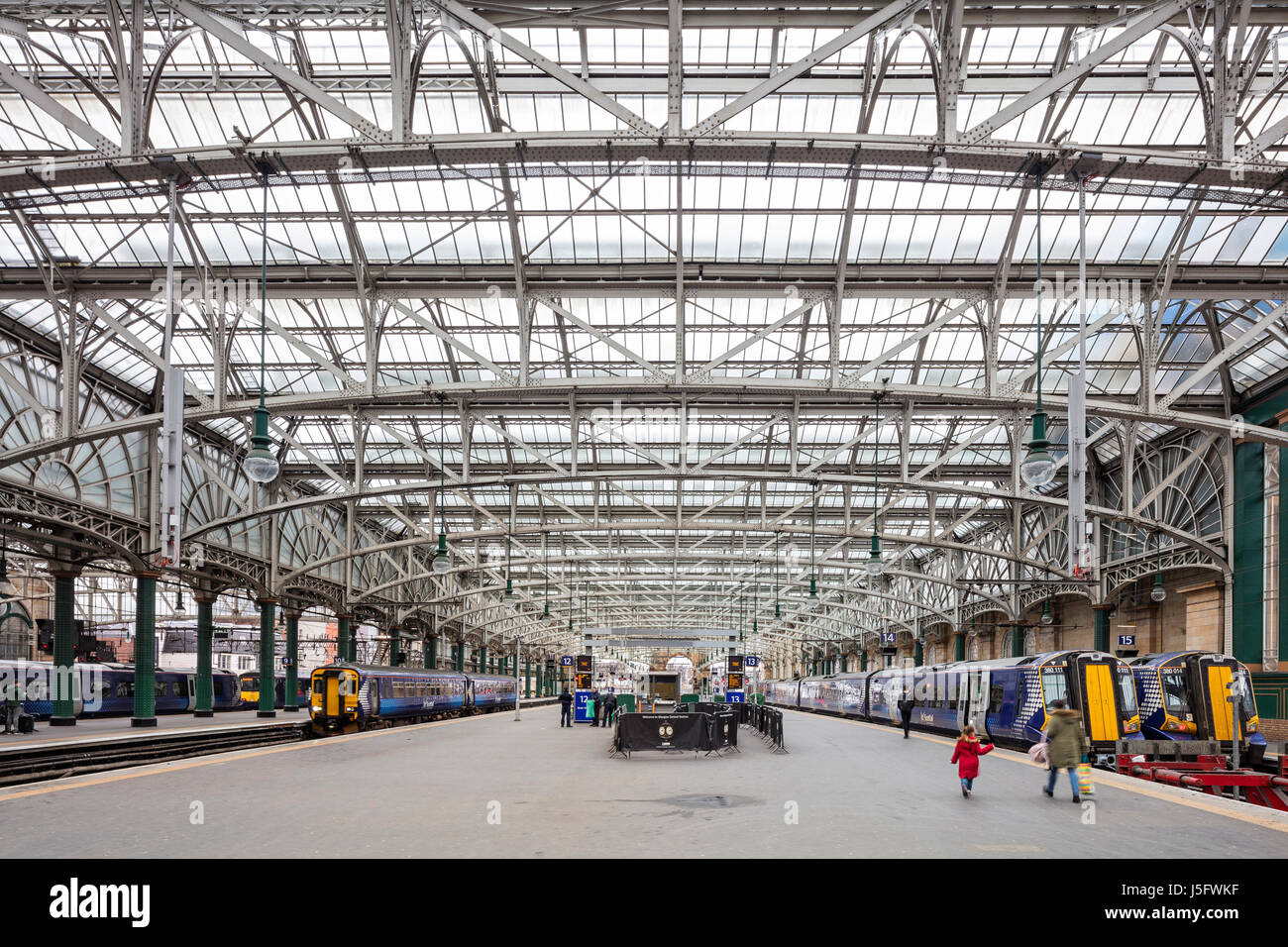 Le piattaforme presso la Stazione Centrale di Glasgow Foto Stock