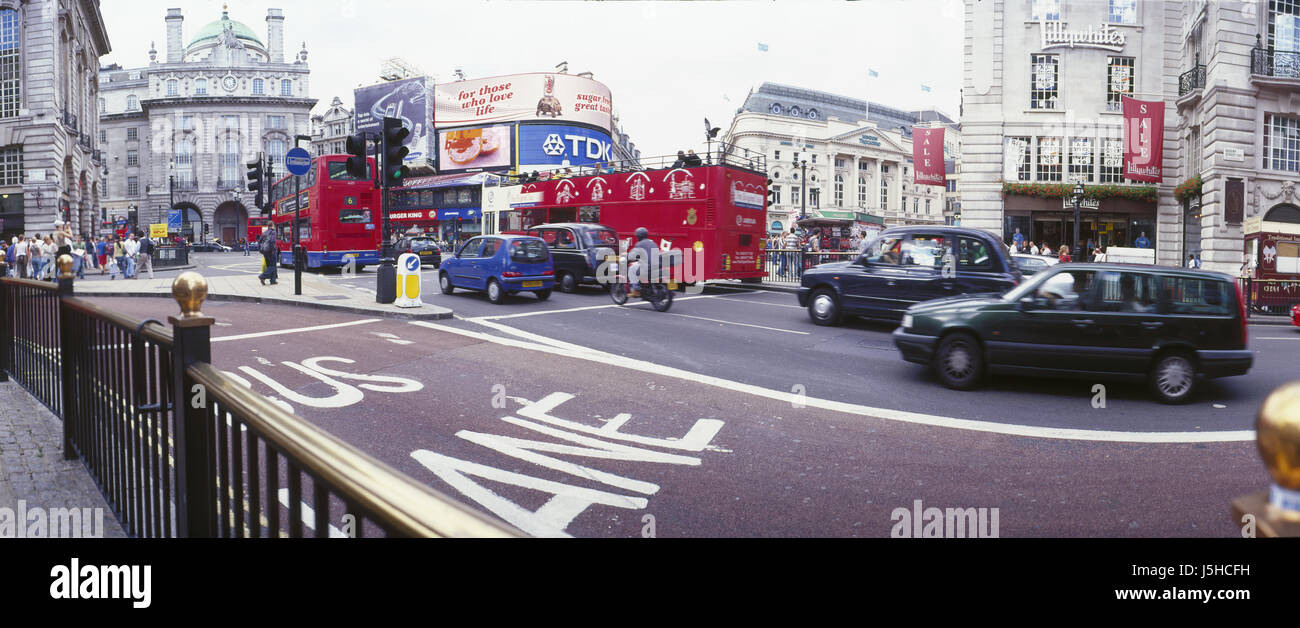 Città città di Metropolis London Inghilterra hecticness drive sul tabellone di sinistra Foto Stock
