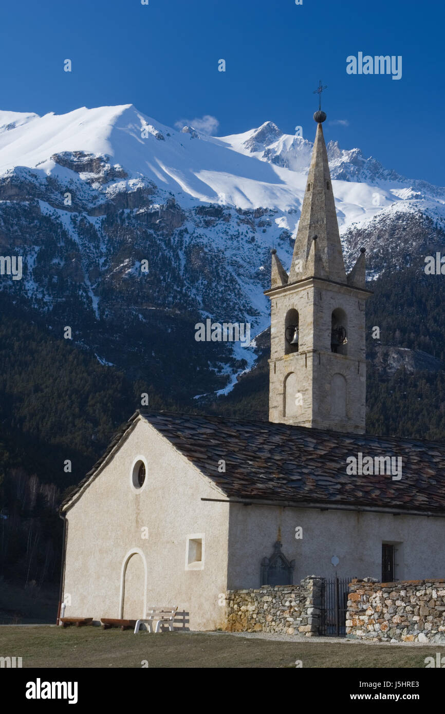 Torre chiesa religione vacanze vacanze vacanze shine brilla luminosa Foto Stock