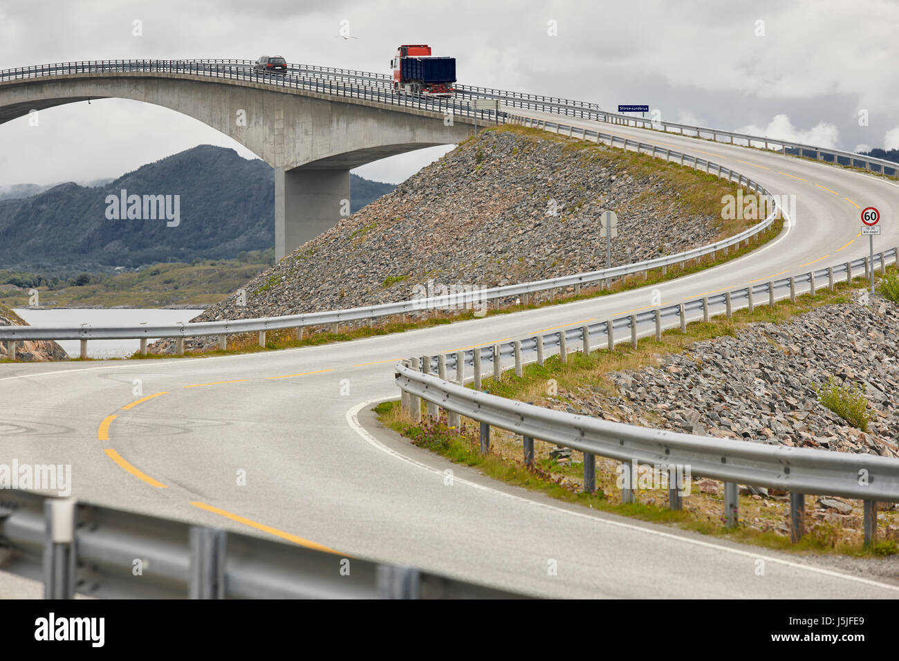 La Norvegia. Oceano atlantico road. Ponte sull'oceano. Viaggiare in Europa. Posizione orizzontale Foto Stock