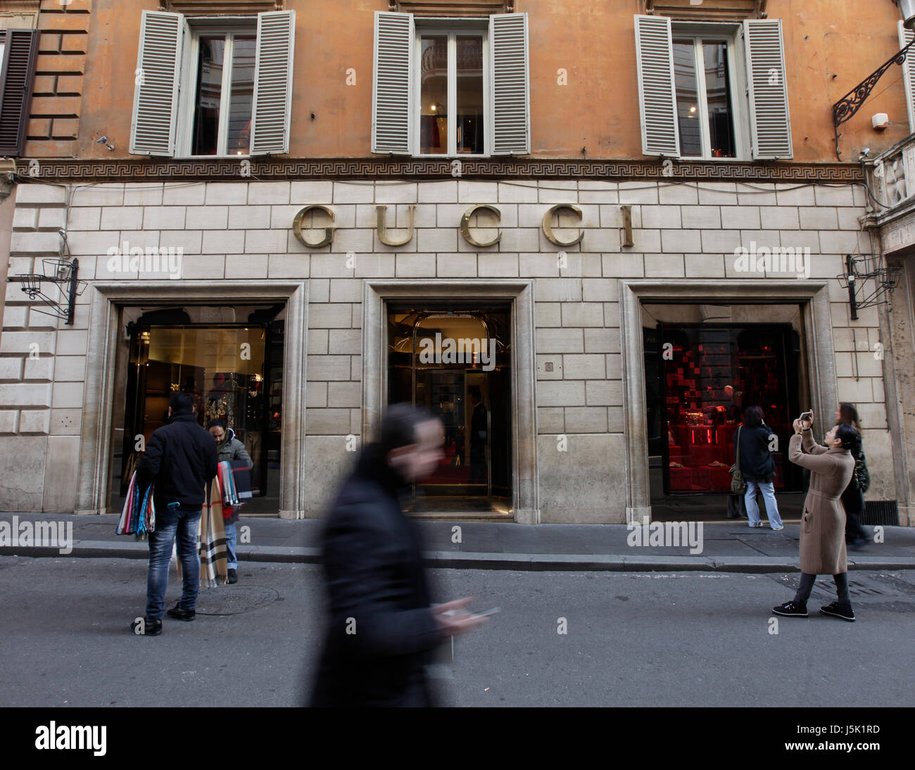 Negozio di Gucci, Roma, Italia Foto stock - Alamy