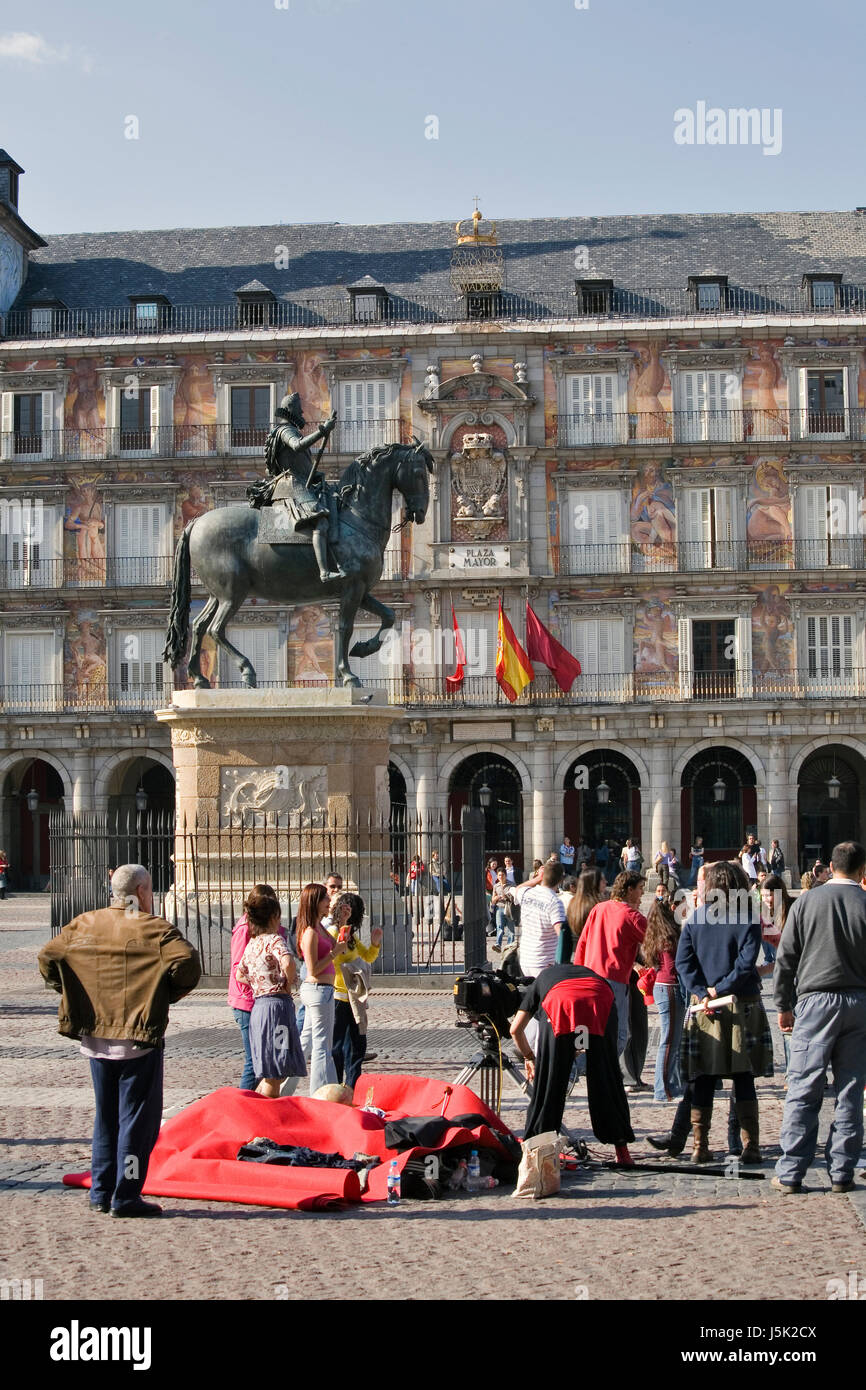 Turismo spagna Turisti turisti square madrid plaza mayor plaza Foto Stock