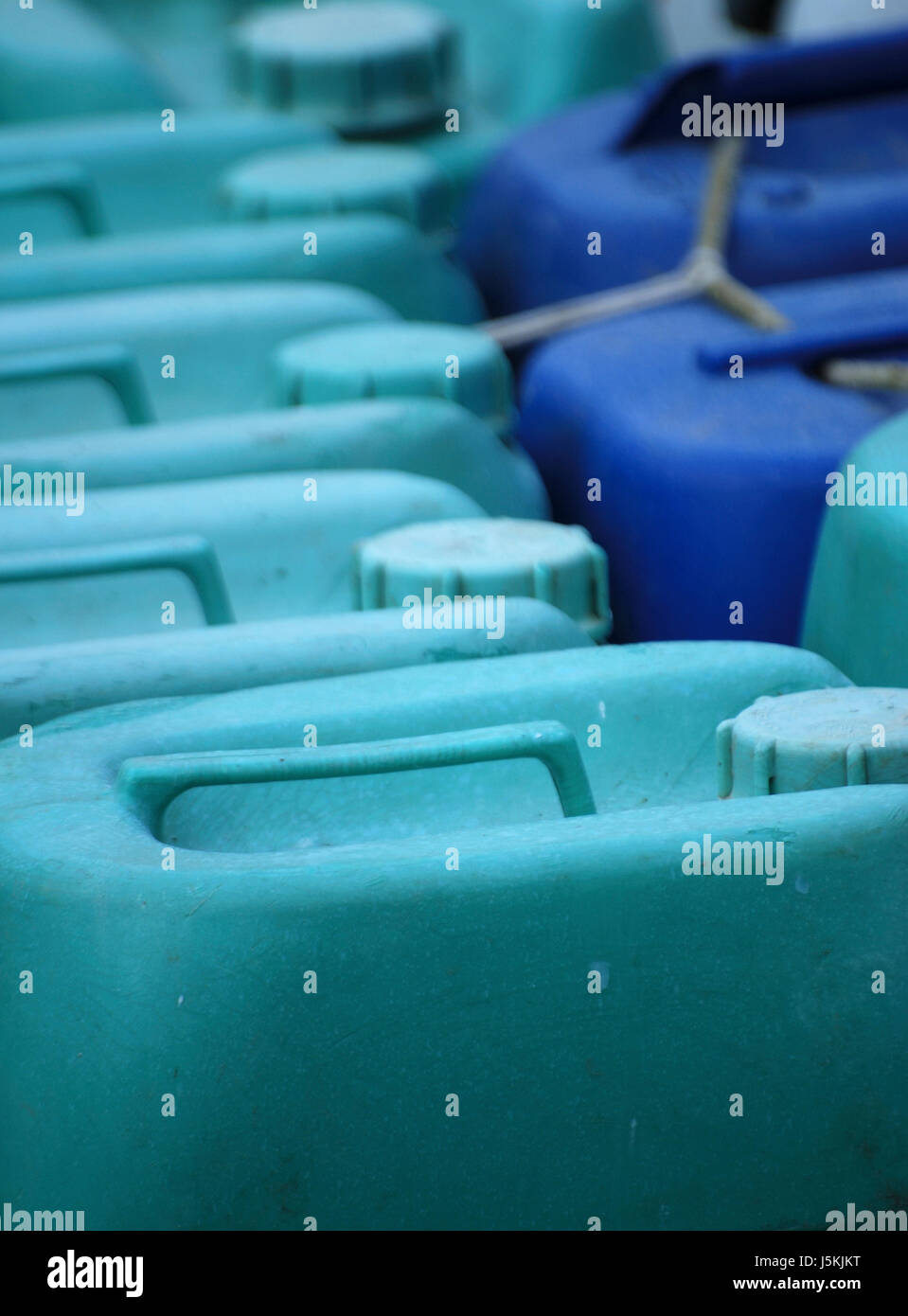 Contenitore verde di fluidi del serbatoio canister includono il contenuto di bloccaggio contenuto liquido fluido Foto Stock