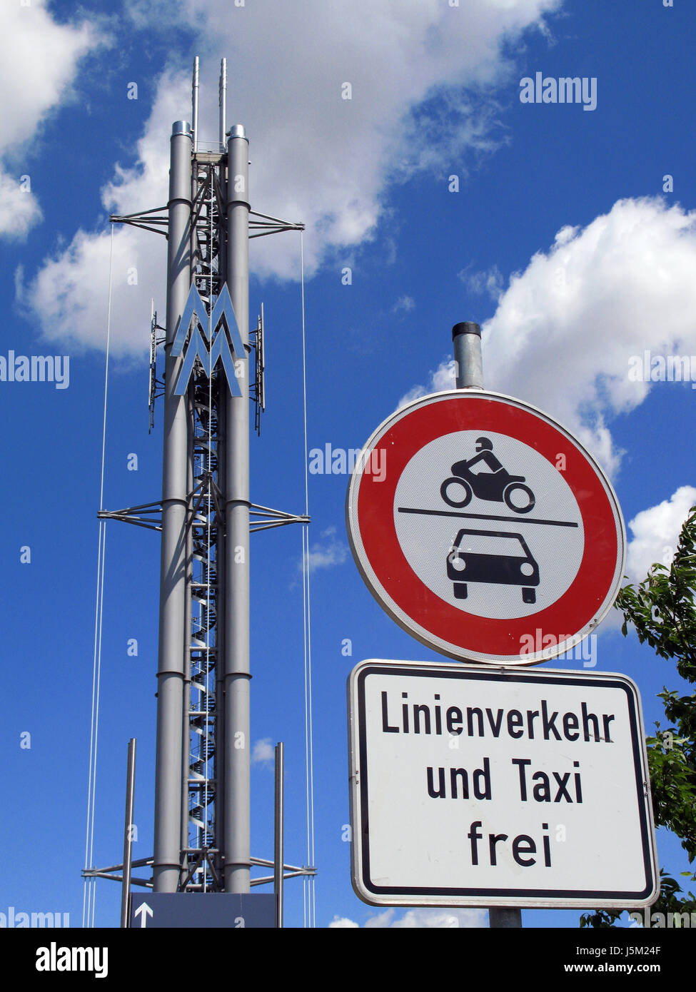 Torre Sassonia Lipsia fiera del libro di segnale di segno segno di traffico i rapporti aziendali deal Foto Stock