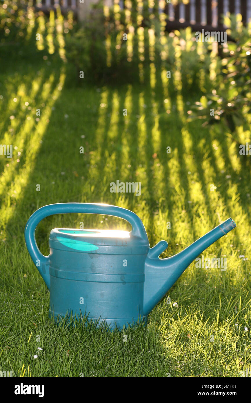 Giardino verde contro-leggera recinzione impostazione brocca sun gardens giardino recinto pour Foto Stock