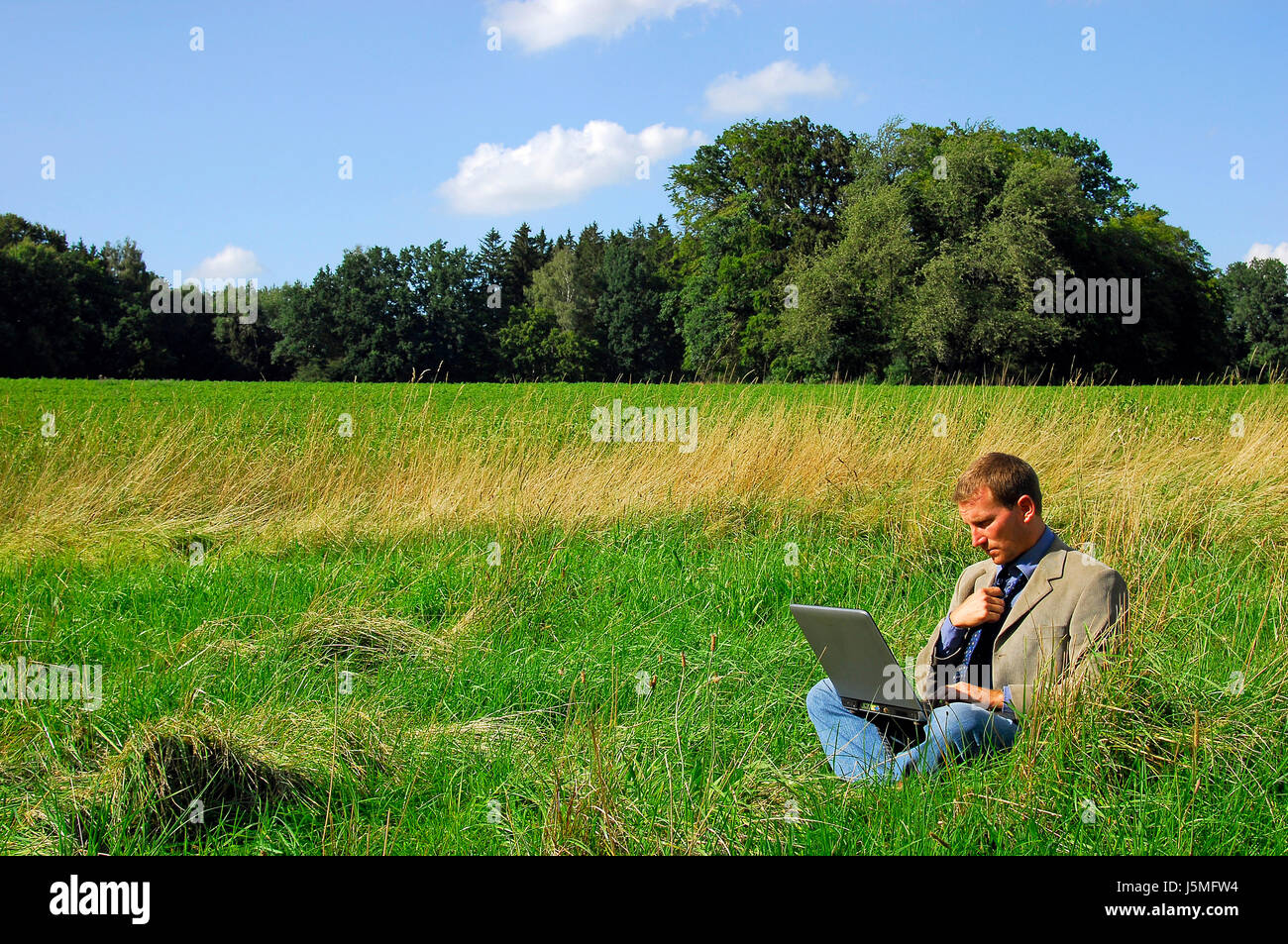 Lavorando in campagna Foto Stock