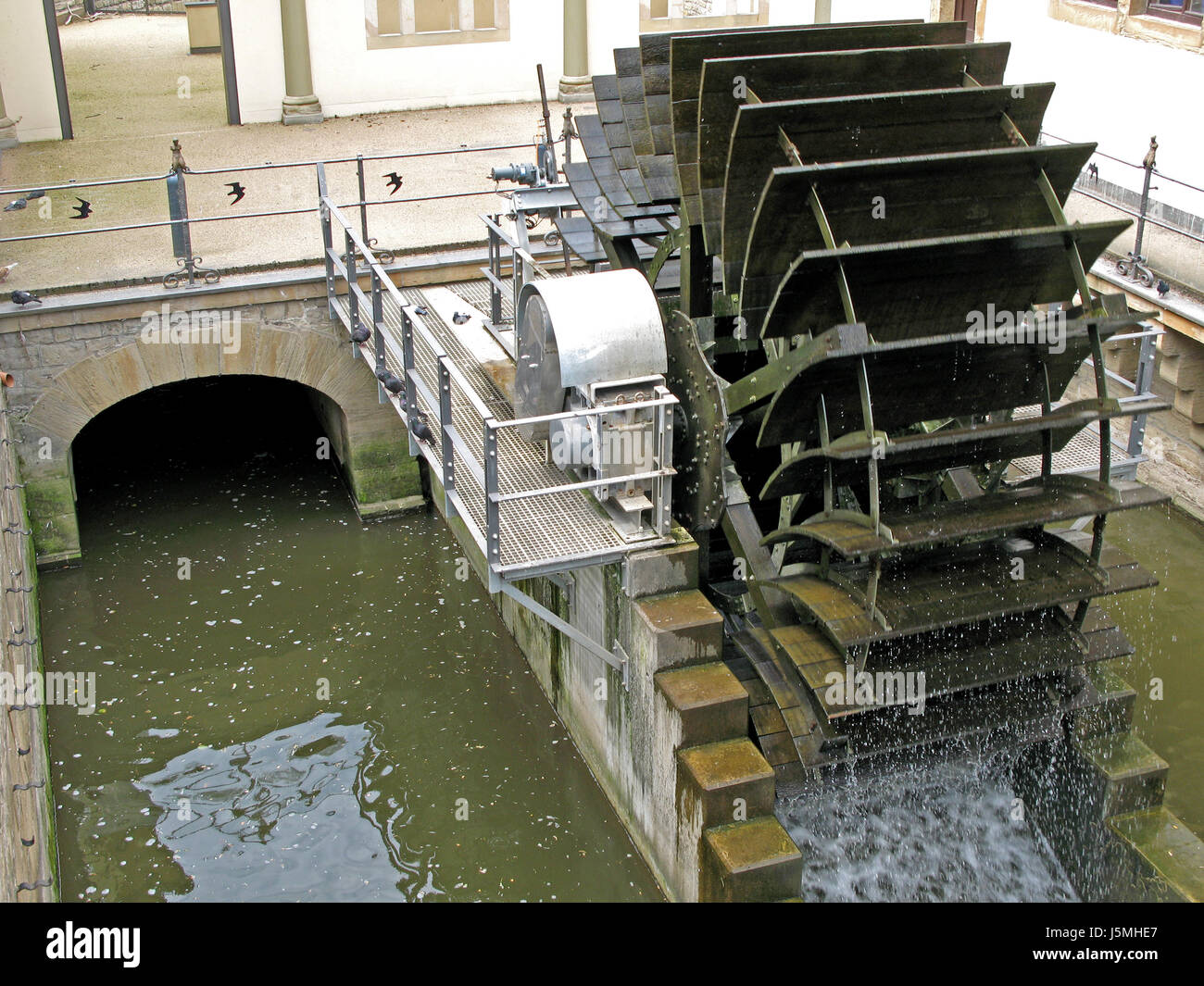Ruota di acqua burgenland ruota a palette acqua di fiume zeitz sachsen-anhalt bgl Foto Stock