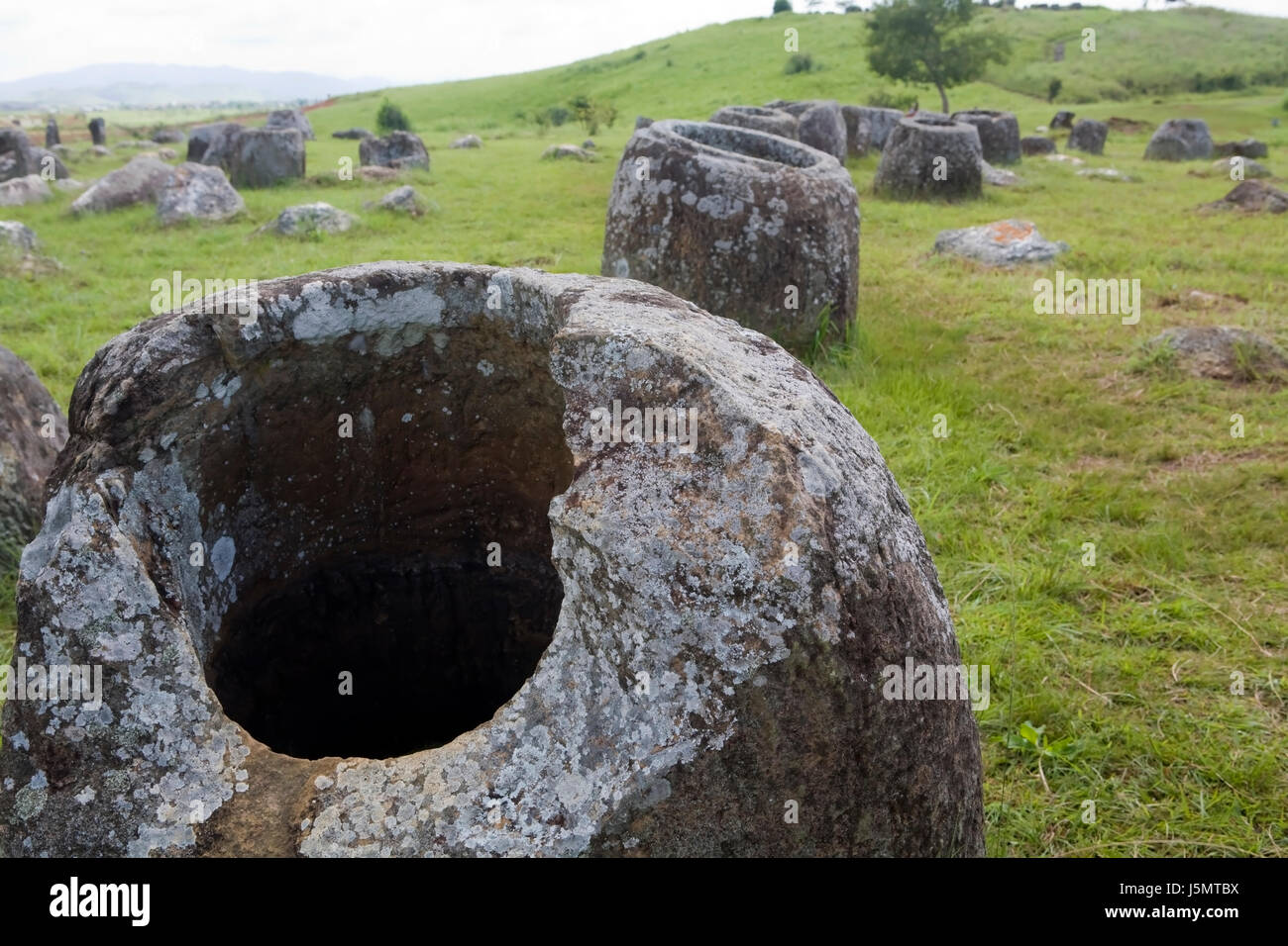Cultura asia brocca in arenaria di archeologia di scavo bellarmino dolmen ebene der Foto Stock