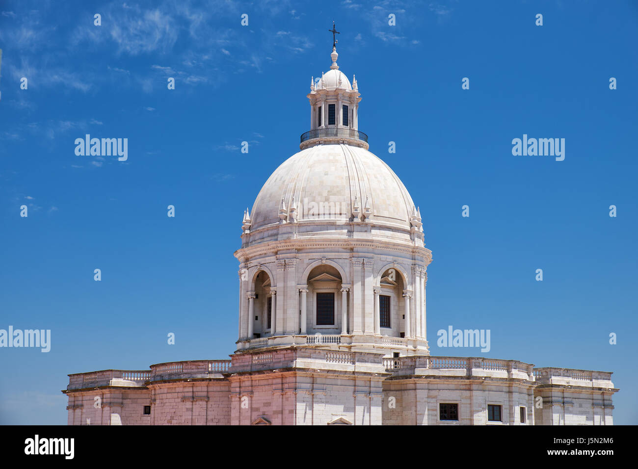 Alta cupola centrale del Pantheon Nazionale, originariamente chiesa di Santa Engracia. Lisbona. Il Portogallo. Foto Stock