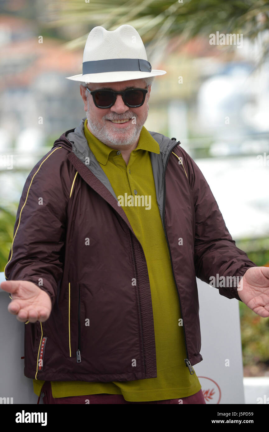 Cannes, Francia. Il 17 maggio 2017. Settantesimo edizione del festival del cinema di Cannes: il regista Pedro Almodovar (2017/05/17) Credito: andia/alamy live news Foto Stock