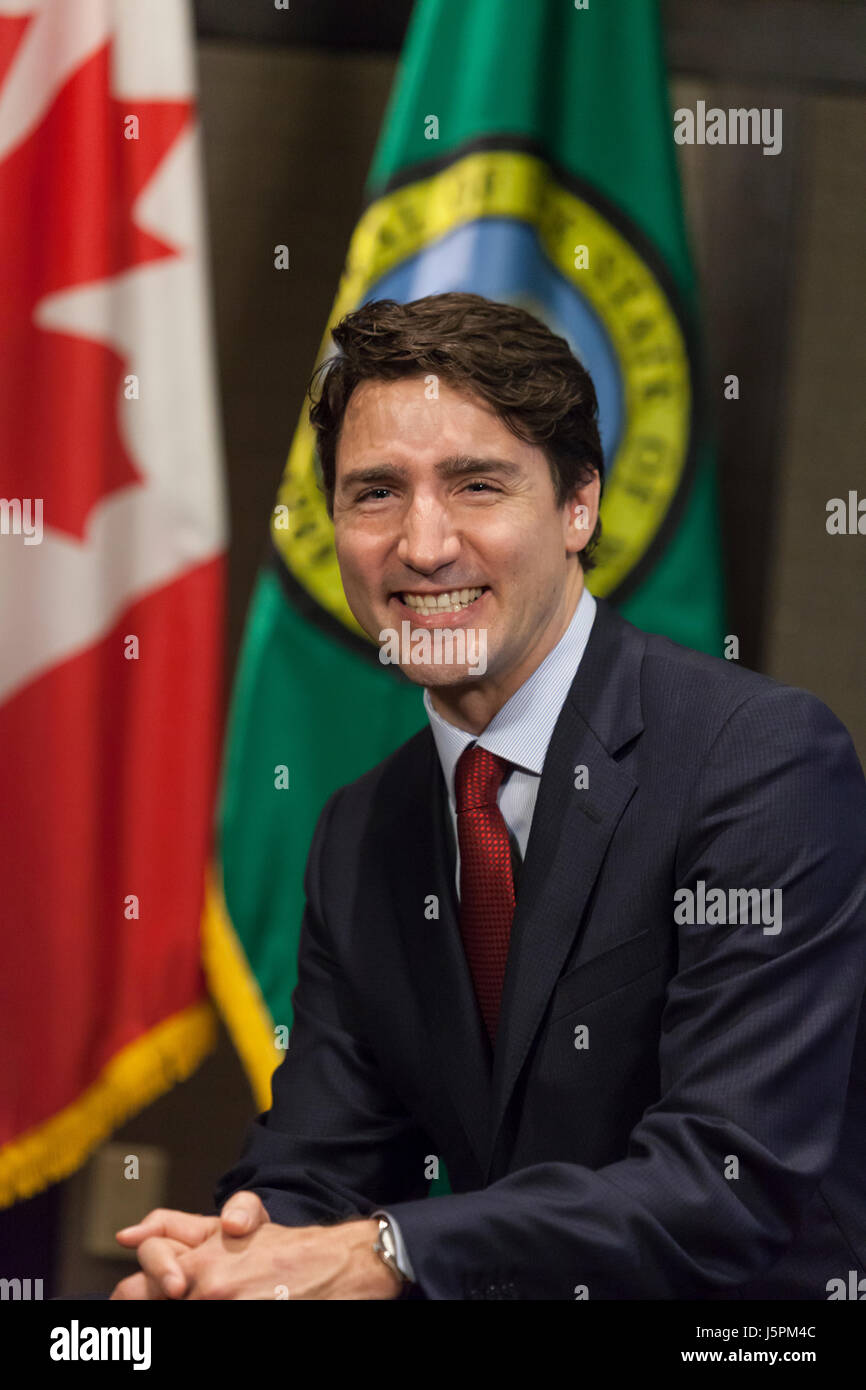 Seattle, Washington: il primo ministro canadese Justin Trudeau si incontra con il Governatore Jay Inslee per discutere le questioni pertinenti al nord-ovest del Pacifico. Trudeau e Inslee sono attesi per discutere delle opportunità per promuovere ulteriormente la collaborazione regionale in materia di commercio, trasporti, sviluppo del business e di azione per il clima. Stato di Washington e British Columbia stanno attualmente lavorando insieme attraverso diverse iniziative quali la fattibilità di ultra high-speed rail da Seattle a Vancouver, B.C. Credito: Paolo Gordon/Alamy Live News Foto Stock