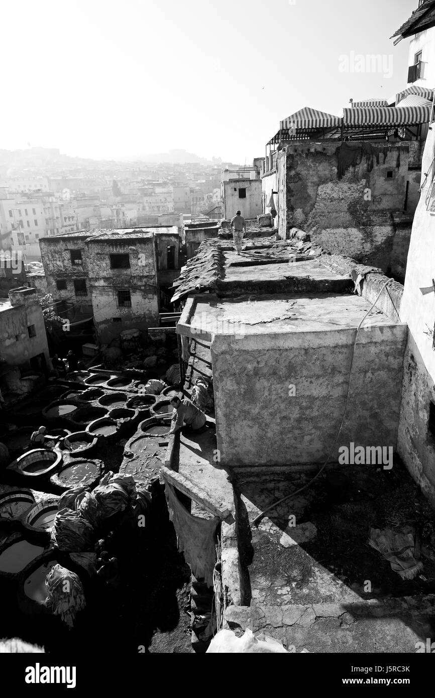 La sfocatura in Marocco l'antica Conceria vicino alla medina Foto Stock