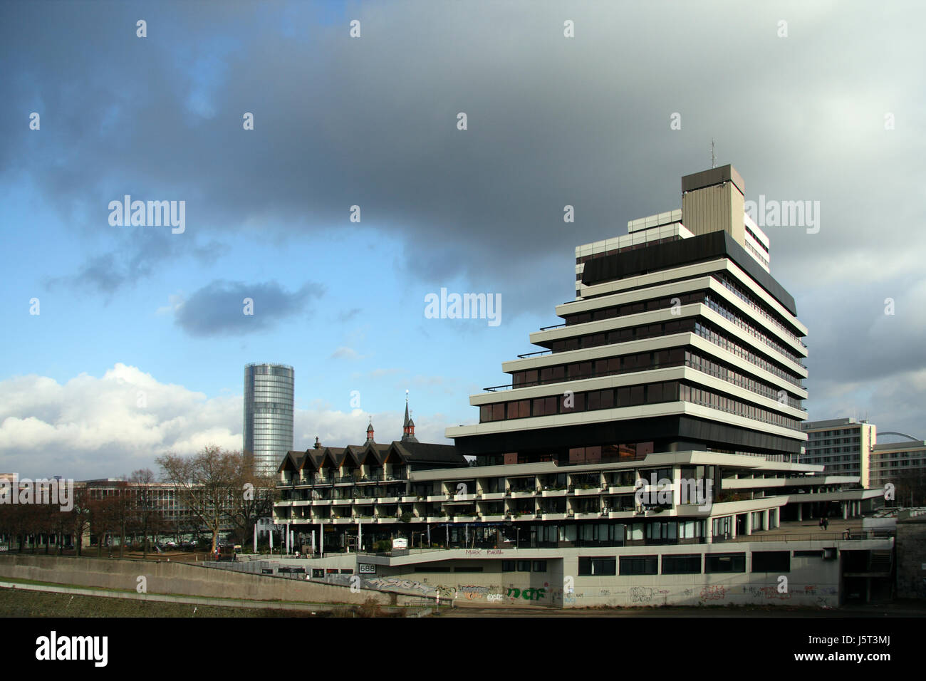 Ufficio modernità moderna fiera di Colonia edificio di office office block block di Foto Stock