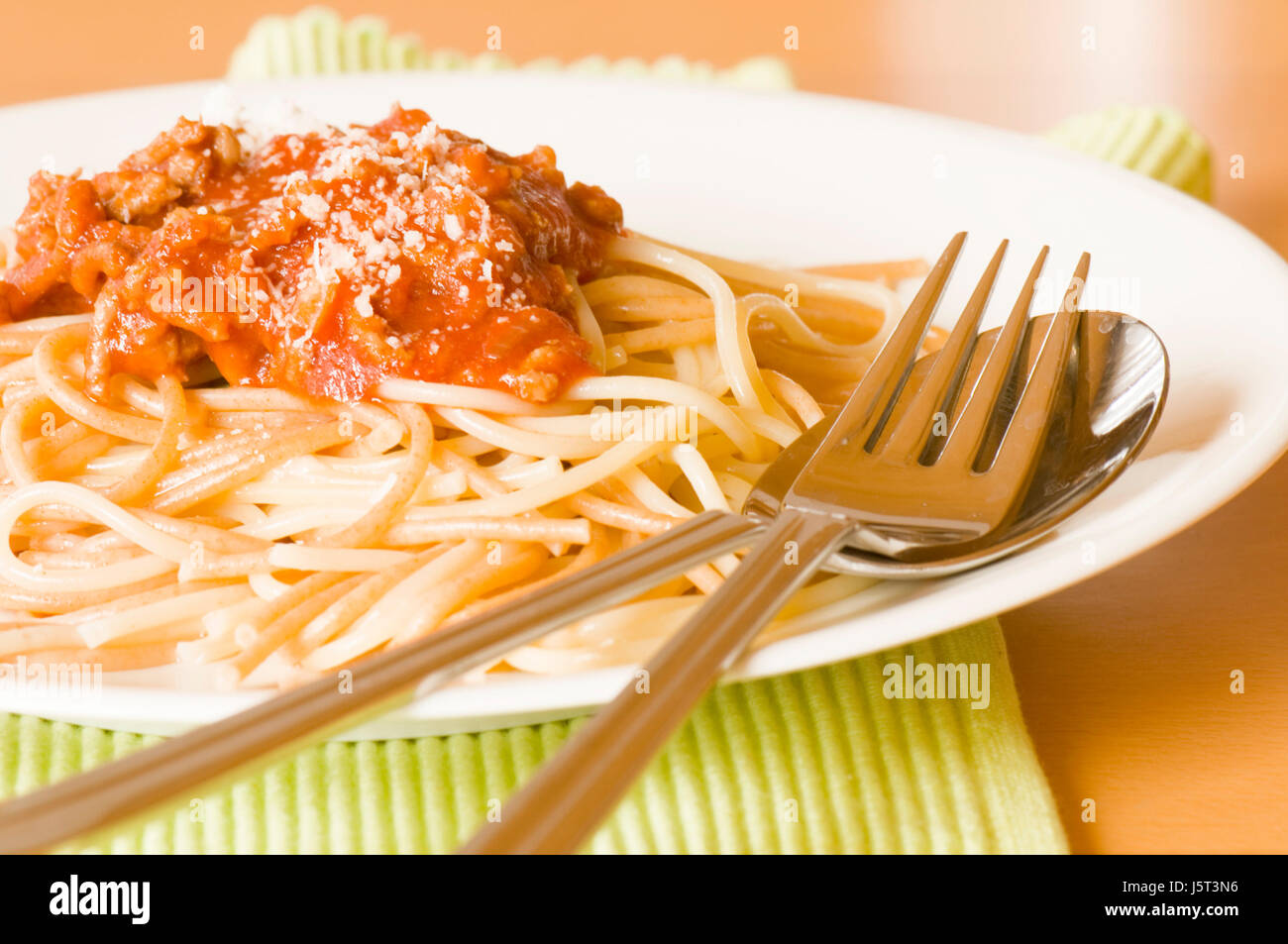 Salsa di pasta tagliatelle spaghetti macinato e piastra di pomodoro salsa di pasta tagliatelle cina Foto Stock