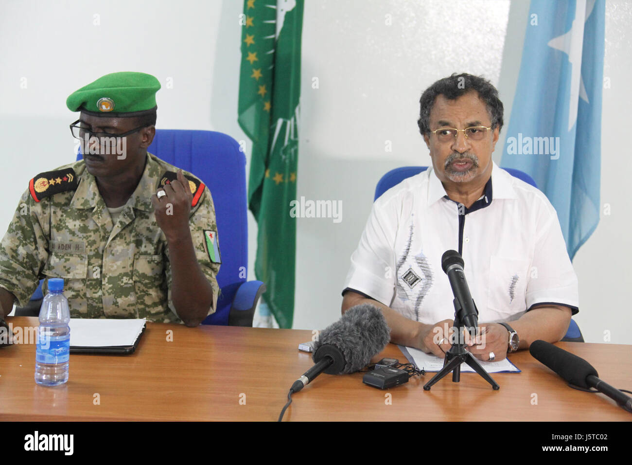 Questo titolo fa riferimento al rappresentante speciale dell'Unione africana per la Somalia, un ruolo chiave negli sforzi dell'Unione africana per mantenere la pace e la sicurezza in Somalia, concentrandosi sulla stabilità regionale e sulla diplomazia. Foto Stock