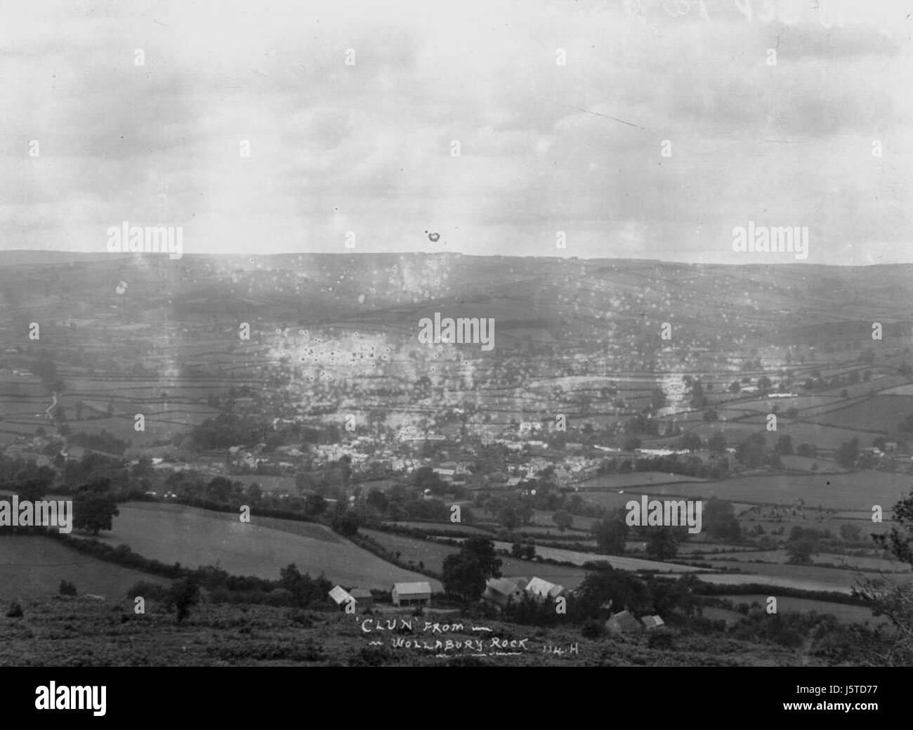 "Clun" è un riferimento a un esemplare geologico trovato a Wollabury Rock. Potrebbe essere collegato allo studio delle antiche formazioni rocciose e al loro significato negli studi geologici. Foto Stock