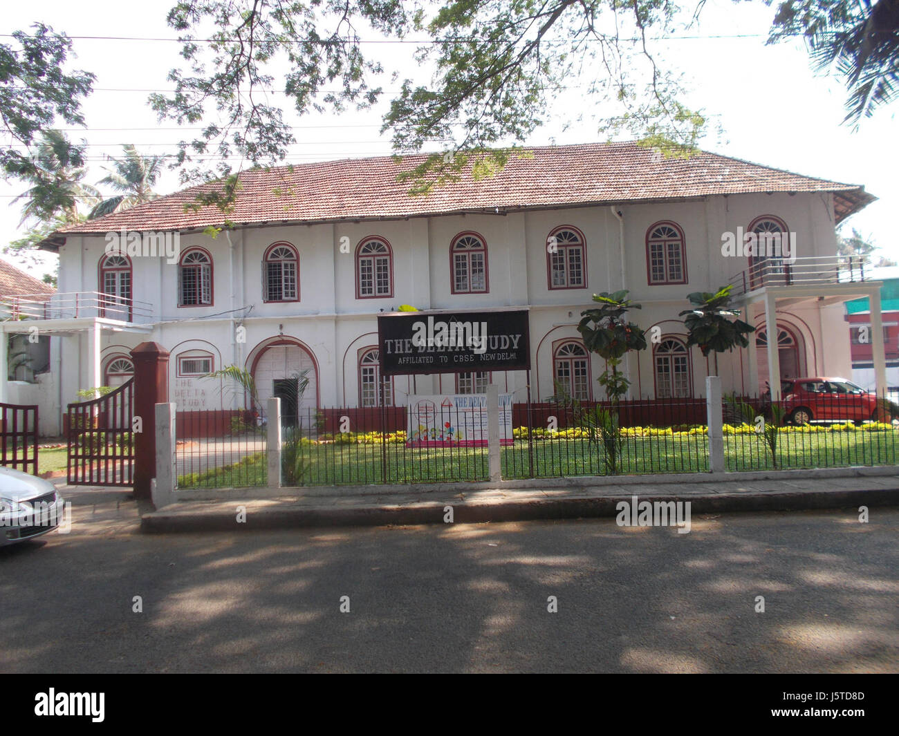 Un progetto di ricerca o studio intitolato "Delta Study", che potrebbe essere incentrato sugli aspetti ambientali, geografici o ecologici di una regione delta, sottolineando l'osservazione e l'analisi scientifica. Foto Stock