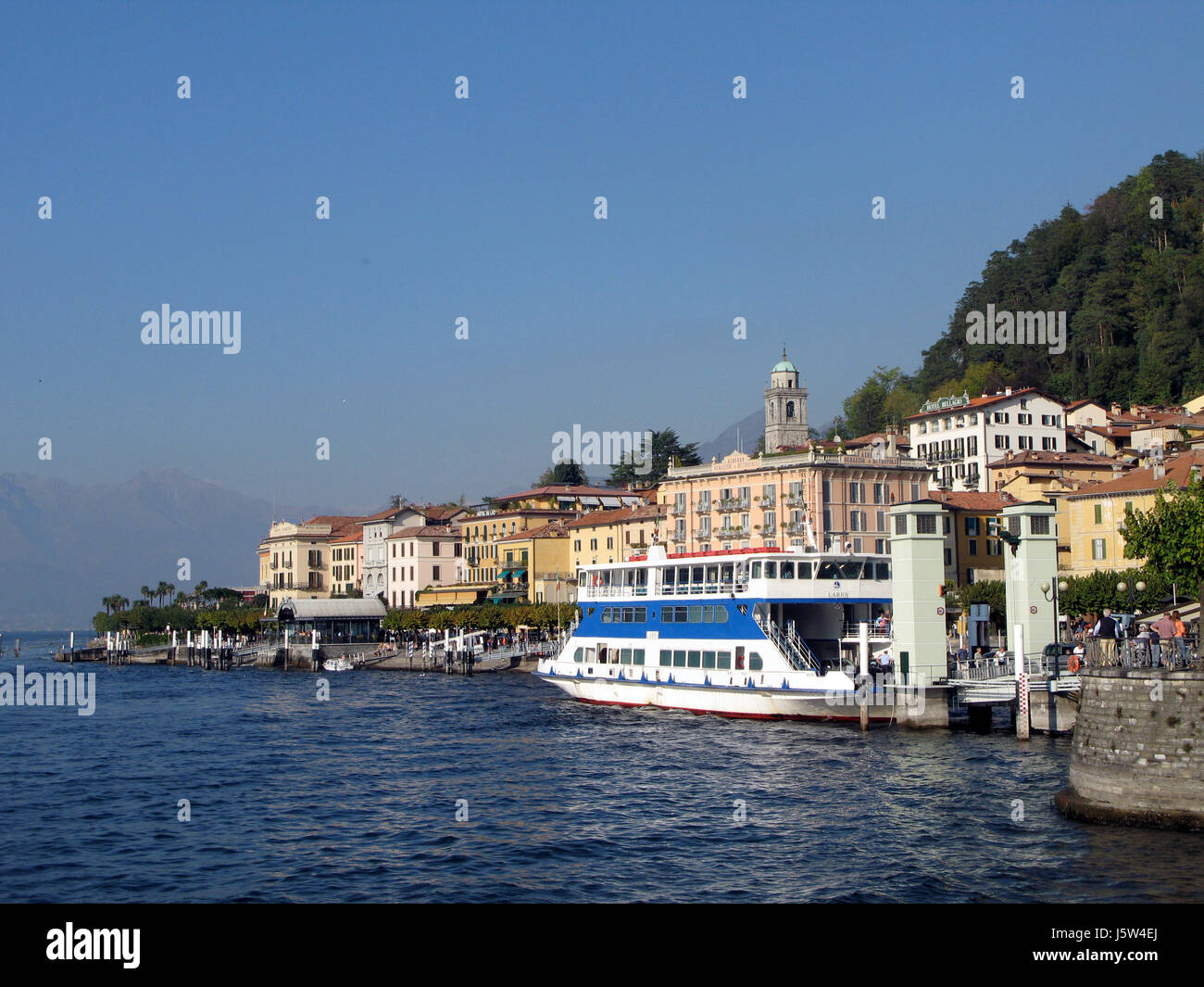 Italia hotel mediterran pittoresca promenade di acqua salata oceano mare acqua Foto Stock