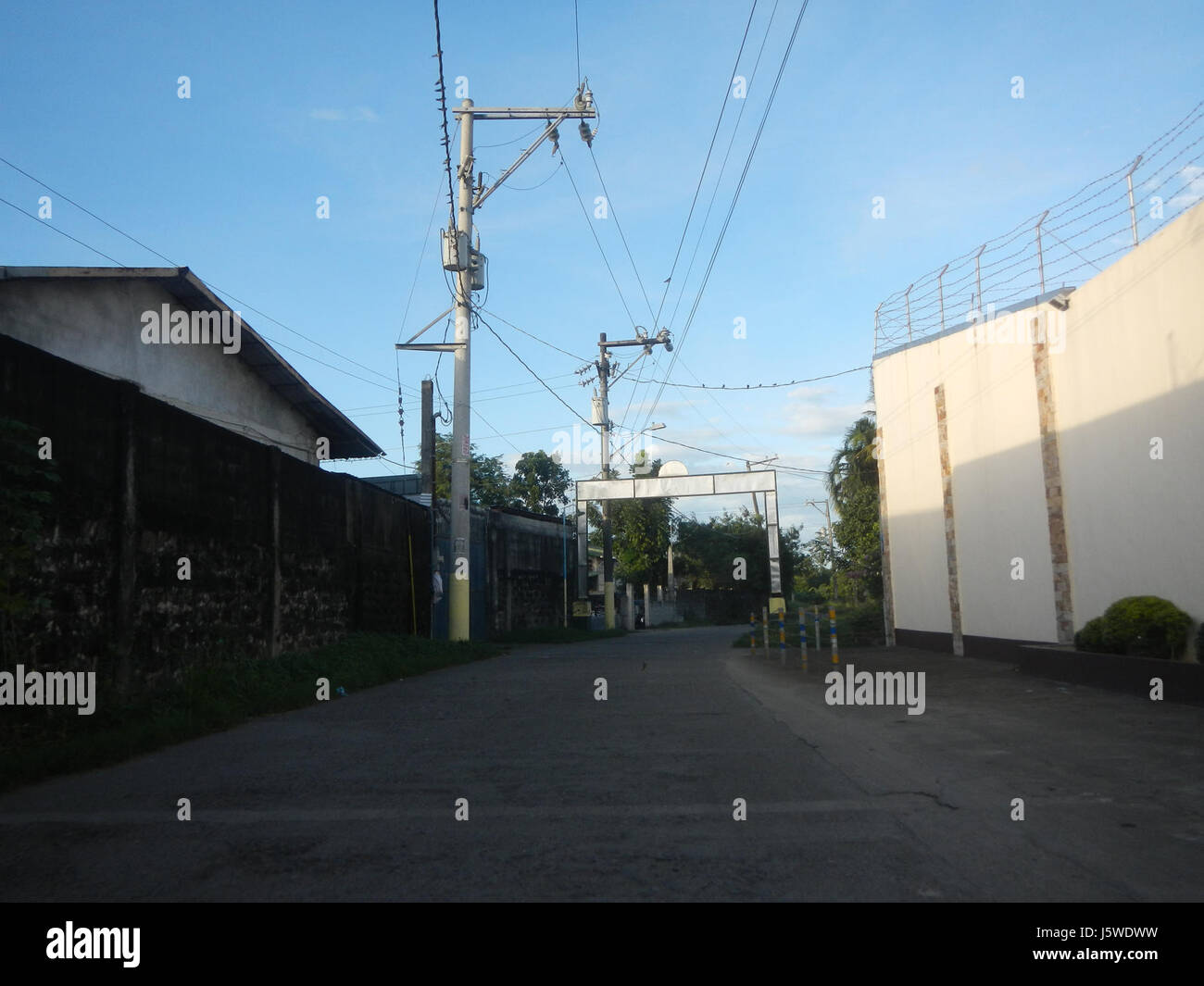 Questo titolo si riferisce a un'area di Barangay Bulacan, una regione nota per i suoi campi rurali e le sue fattorie, in particolare a Pandi, dove Baka-bakahan (allevamenti di bestiame) sono comuni lungo le strade locali. Foto Stock