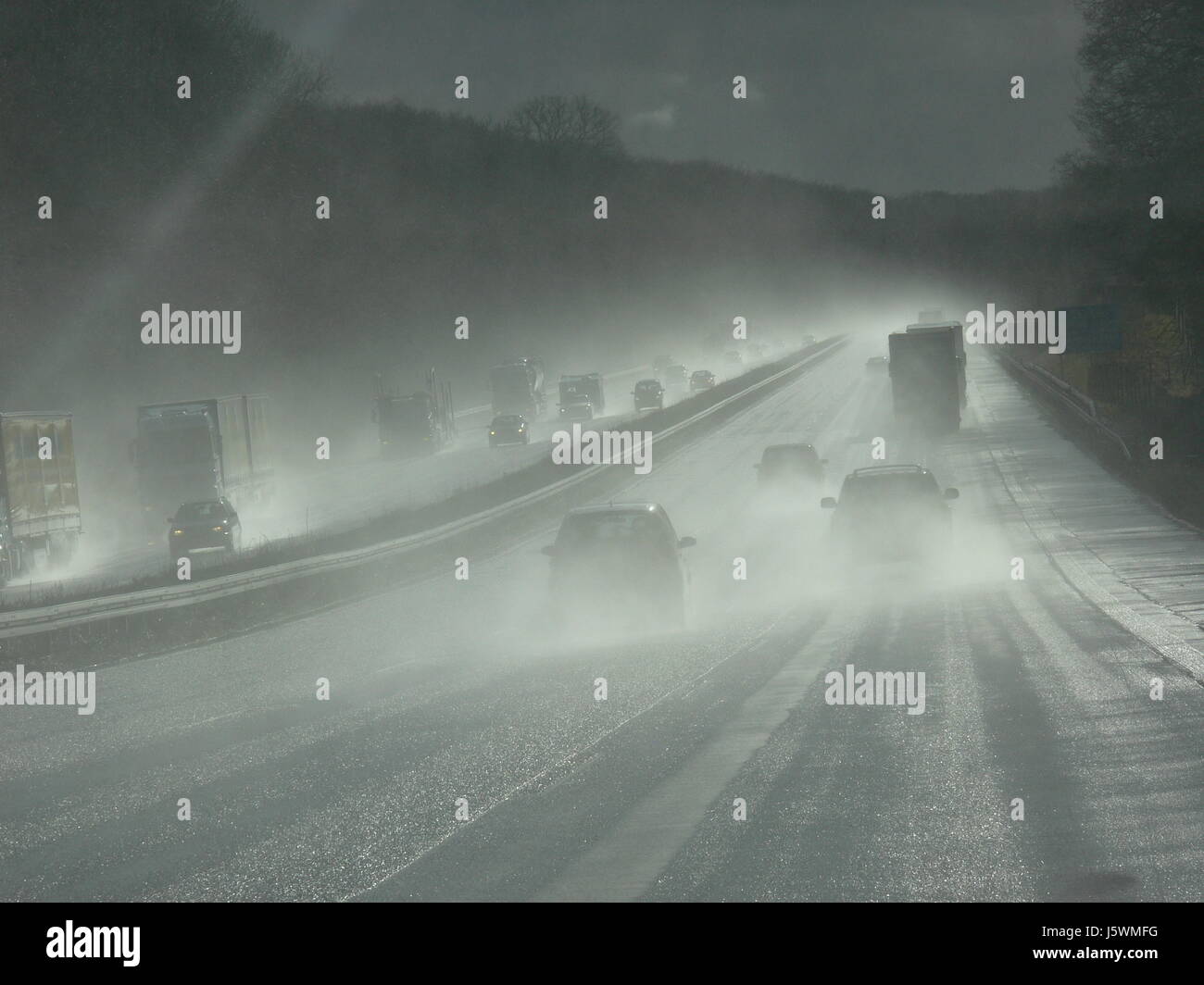 autostrada in pioggia Foto Stock