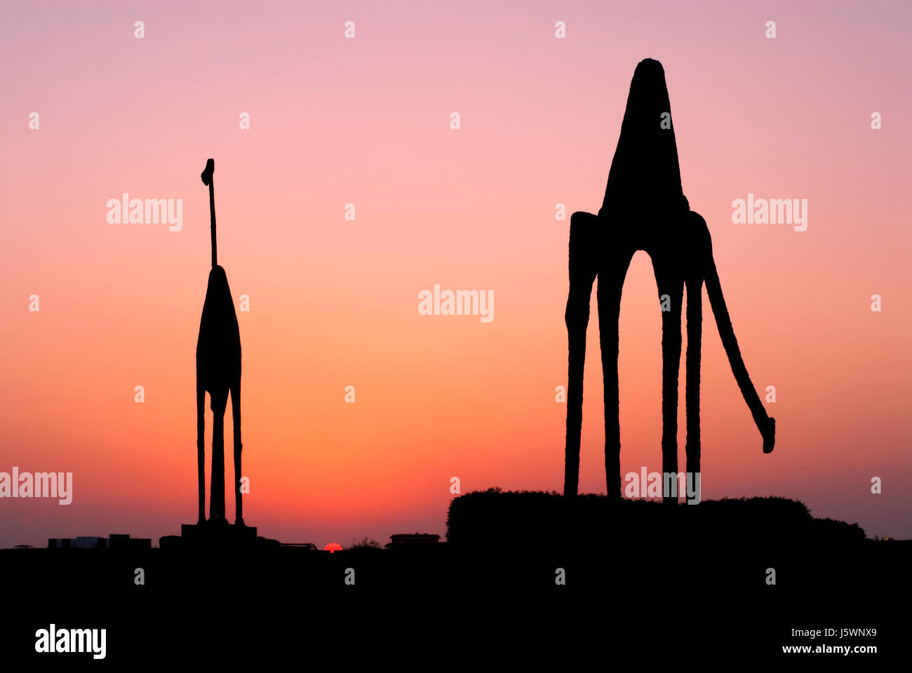 Monumento cammello al tramonto saudita arte opera d'arte vacanza vacanze Foto Stock