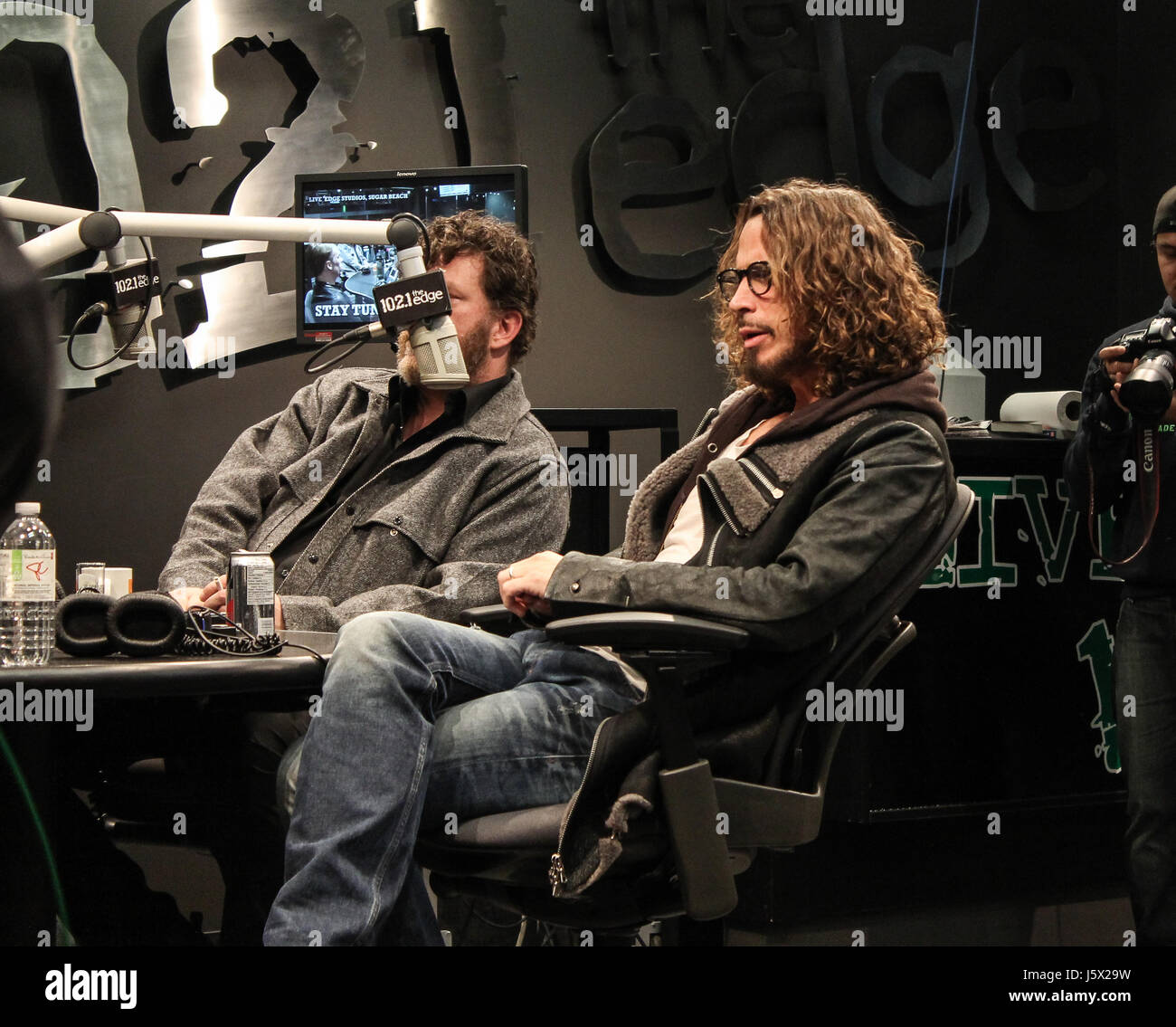 Chris Cornell e Soundgarden fare una radio intervista a 102,1 il bordo a Toronto in Canada, Nov 15, 2012 Foto Stock