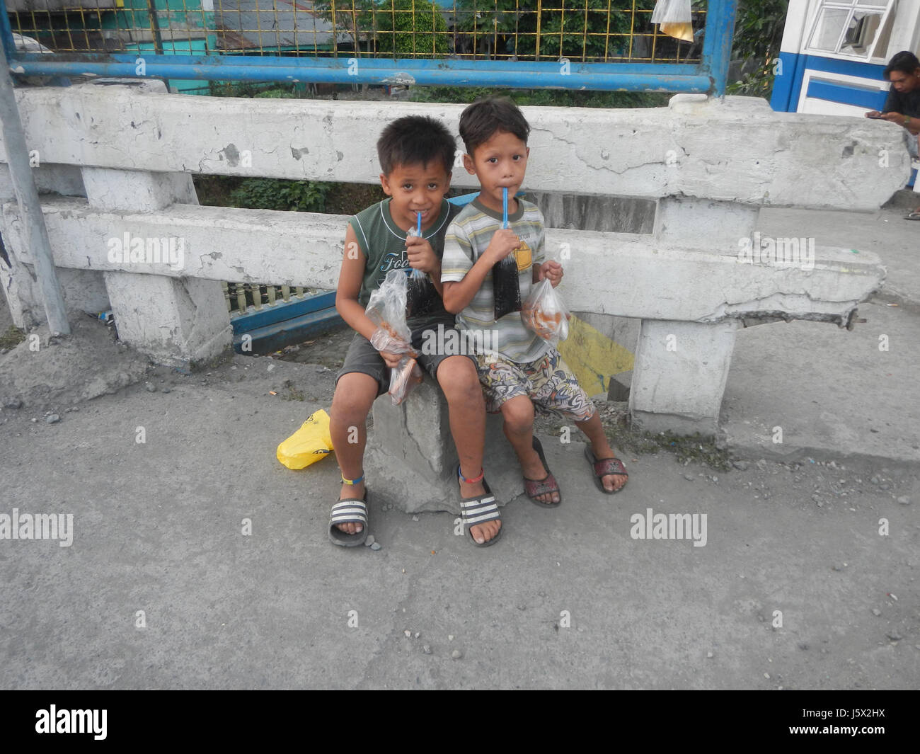 L'identificatore 03924 si riferisce a una posizione vicino al confine della città di Pasig presso il ponte Buting, che collega Pasig e Makati. Quest'area fa parte delle infrastrutture pubbliche della città, tra cui il vicino monumento a School Creek. Foto Stock