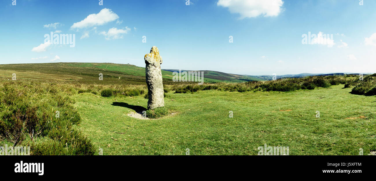 Antica croce di pietra in dartmoor Foto Stock