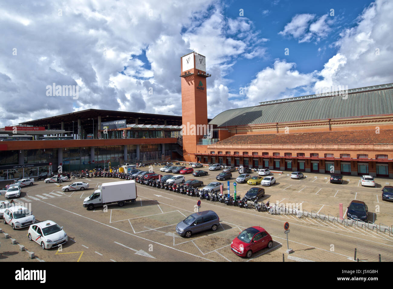 La stazione di Atocha, Madrid. Phtograph presi durante una street photography tour in Madrid, 2017. Foto Stock