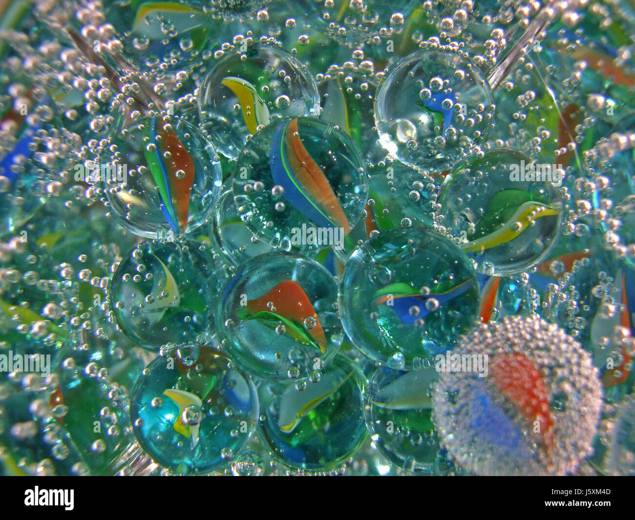 Colorato colorato splendida molteplici riccamente bolle colorate in vetro di ossigeno Foto Stock