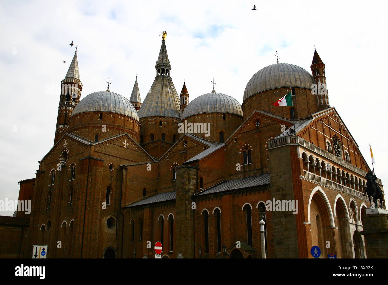 Storia Religione cattedrale stile di costruzione di architettura in stile architettonico Foto Stock