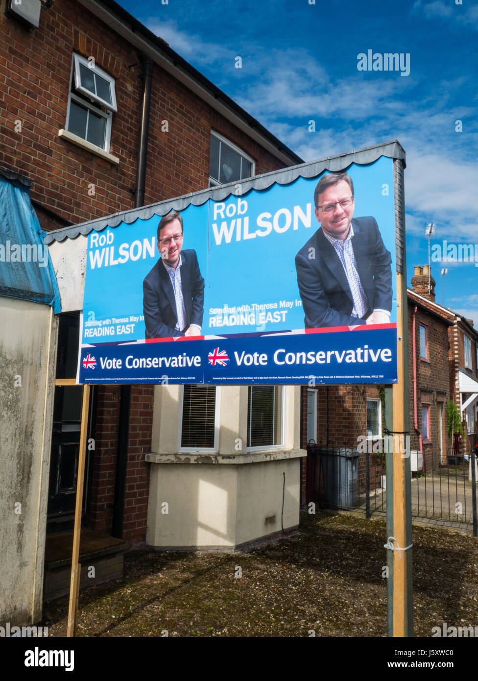 Candidato conservatore, elezione 2017, Affissioni, Pubblicità politica, lettura, Berkshire, Inghilterra, Regno Unito, GB. Foto Stock