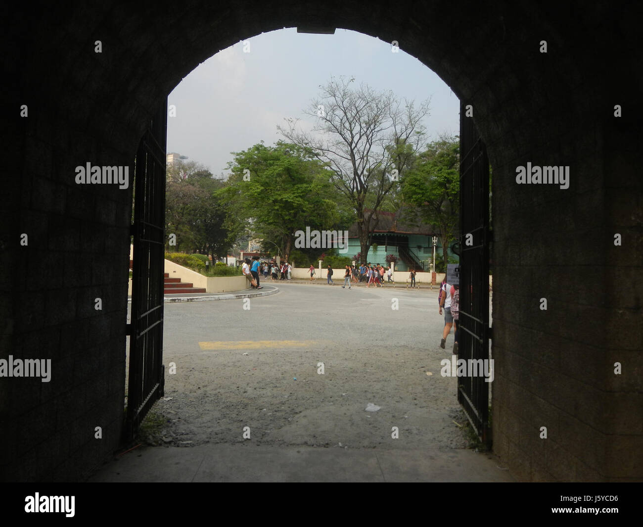 La Santa Mesa Manila Interfaith Chapel, situata all'interno dell'Università Politecnica delle Filippine, è un luogo di culto e di riflessione spirituale. La cappella riflette l'impegno del UniversityÂ per la diversità e la comprensione interreligiosa all'interno della sua comunità accademica. Foto Stock