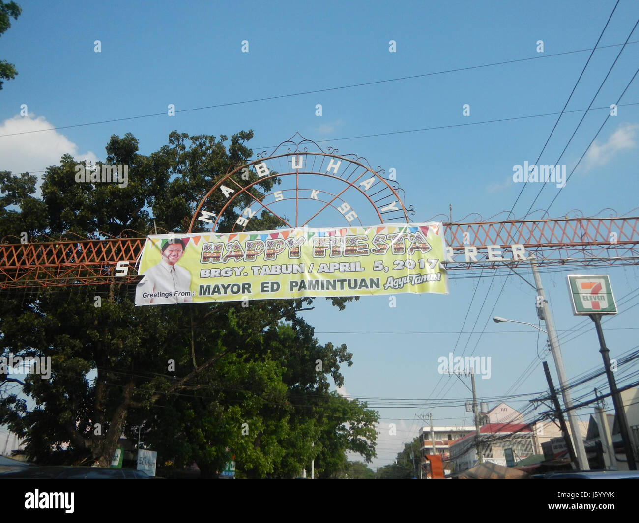 Questo riferimento menziona una cappella situata nella zona della Tabun School di Angeles City, Filippine, che è coinvolta nella celebrazione della Fiesta Pandan. La cappella è una parte importante degli eventi religiosi e culturali locali. Foto Stock