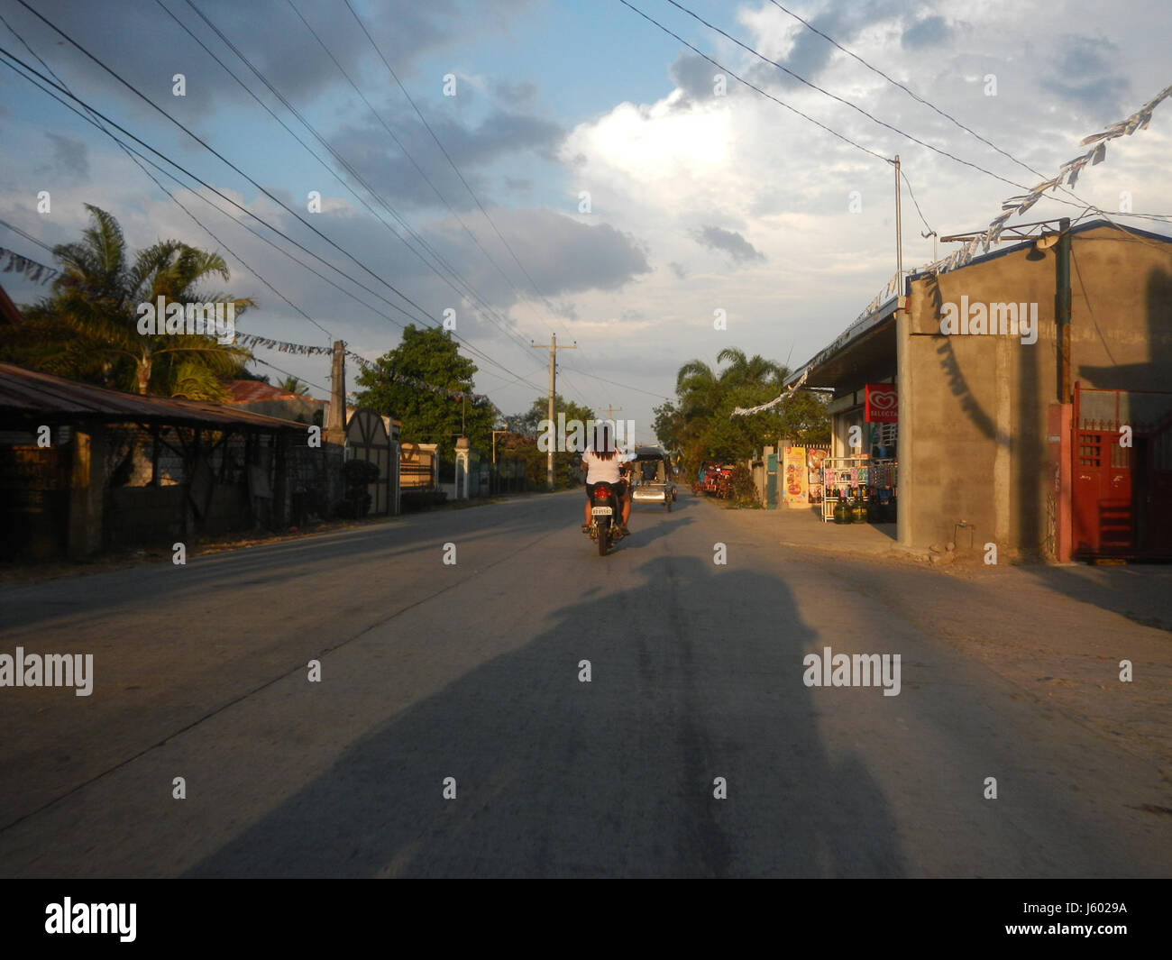 02797 Torri campane di San Luigi Gonzaga Chiesa San Luis Candaba Pampanga strade 08 Foto Stock
