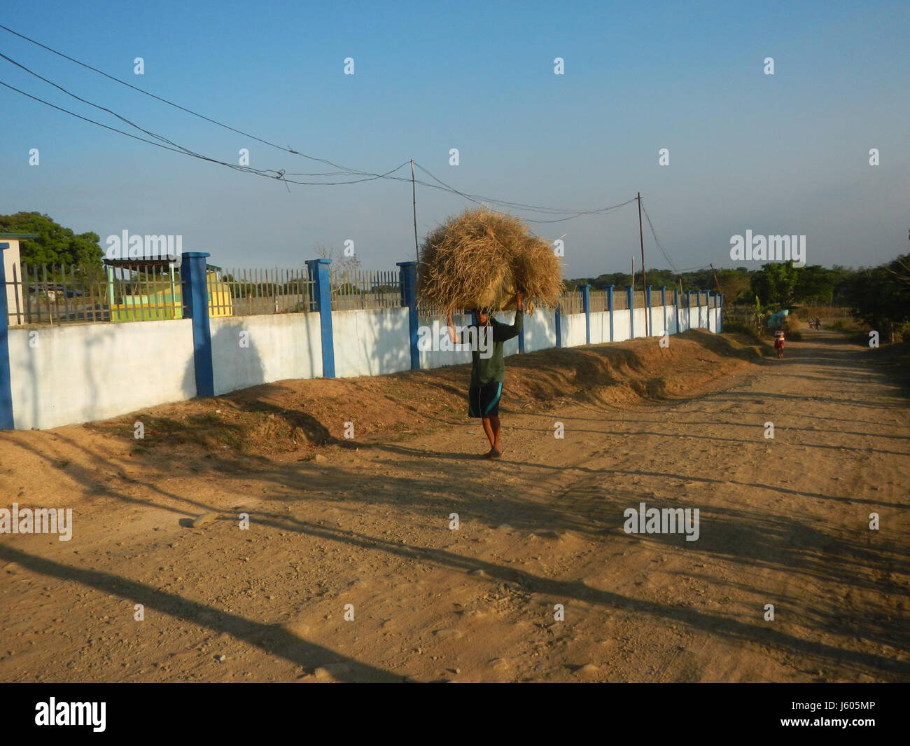 Questo riferimento fa riferimento all'area di Pasong Bangkal vicino alla scuola elementare di San Ildefonso a Bulacan, Filippine. Fa parte delle infrastrutture locali e dell'ambiente educativo della zona. Foto Stock